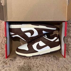 BRAND NEW NEVER WORN NIKE LOW DUNK